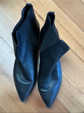 Marc Fisher Black Pointed Chelsea Ankle Boots Subtle Metal Tips
